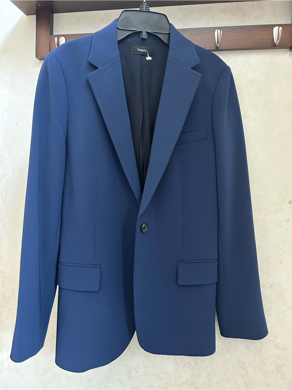 Timeless classic design $495 Theory Staple one button blazer size 6 - Picture 5 of 9